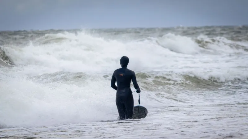 How Winter Gym Training Is Quietly Destroying the Beach Fitness You Spent All Summer Building